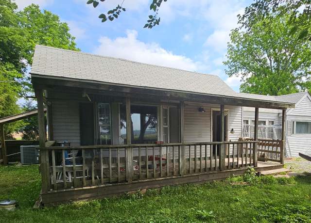 Property at 694 Boothspoint Rd, Dyersburg, TN 38024, 4 beds, 2 baths