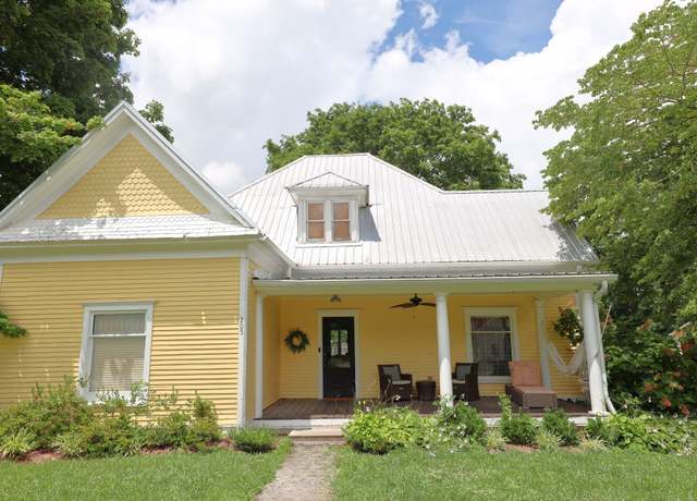 Property at 205 College St, Portland, TN 37148, 3 beds, 2 baths