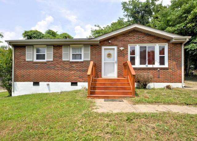 Property at 15 Dortch St, Clarksville, TN 37040, 3 beds, 1 bath