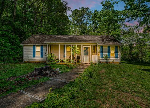 Property at 432 E Main St, Smithville, TN 37166, 3 beds, 1 bath