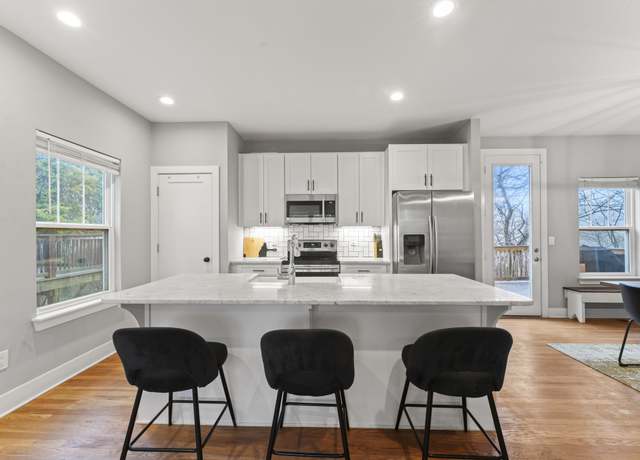 Property at 354A Leo Ln, Nashville, TN 37211, 3 beds, 2.5 baths