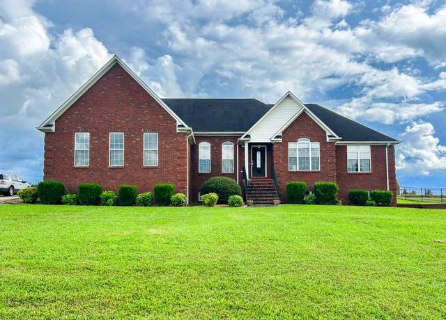 Property at 11 Elizabeth Cir, Fayetteville, TN 37334, 3 beds, 2.5 baths