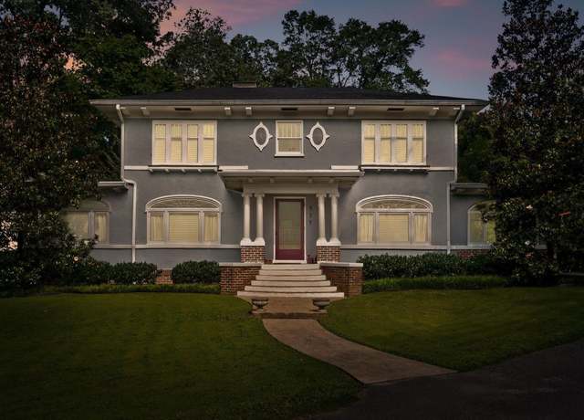 Property at 111 Belvoir Ave, Chattanooga, TN 37411, 3 beds, 2.5 baths