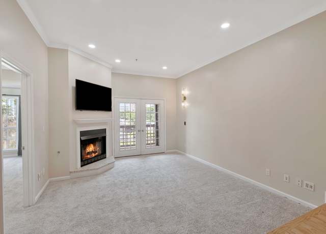 Property at 145 W End Pl, Nashville, TN 37205, 2 beds, 2 baths