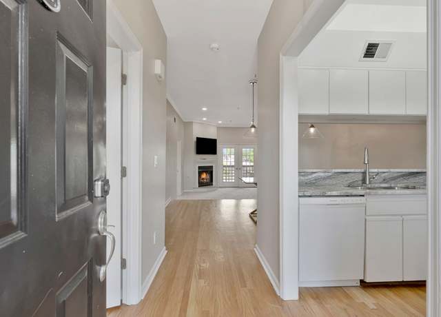 Property at 145 W End Pl, Nashville, TN 37205, 2 beds, 2 baths