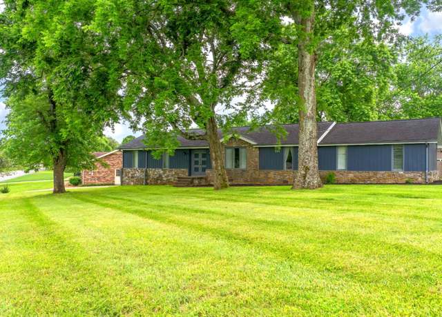 Property at 142 Allen Dr, Hendersonville, TN 37075, 3 beds, 2 baths