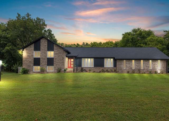 Property at 1025 Claremont Dr, Columbia, TN 38401, 4 beds, 3.5 baths