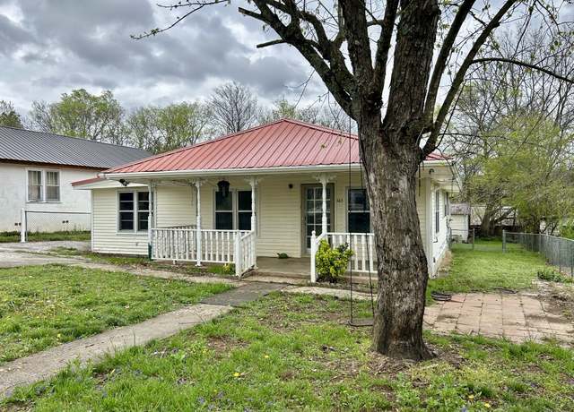 Property at 265 Mimosa Dr, Pulaski, TN 38478, 4 beds, 2 baths