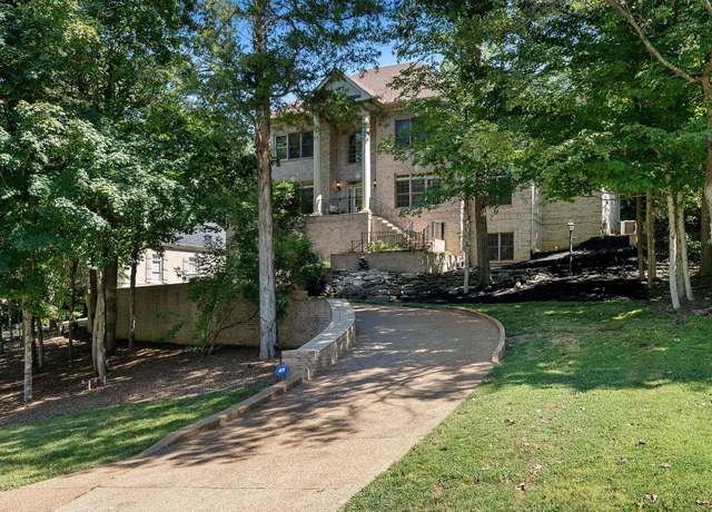 Property at 552 Grand Oaks Dr, Brentwood, TN 37027, 5 beds, 5.5 baths