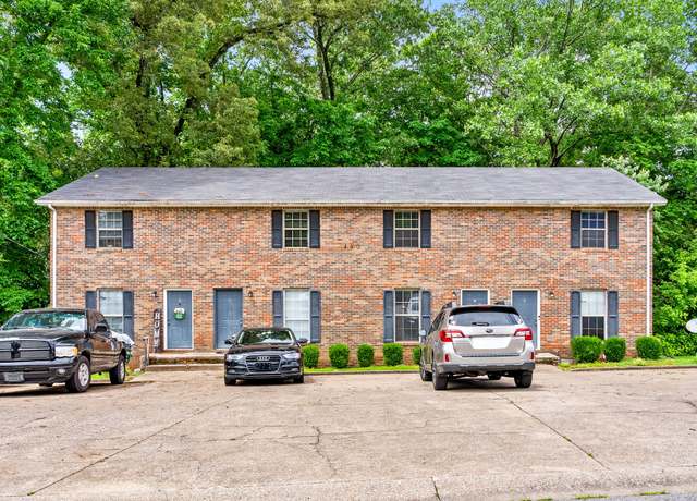 Property at 460 Martha Ln, Clarksville, TN 37043, 8 beds, 4 baths