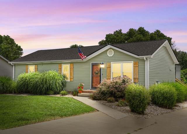 Property at 1805 Needmore Rd, Clarksville, TN 37042, 3 beds, 2 baths
