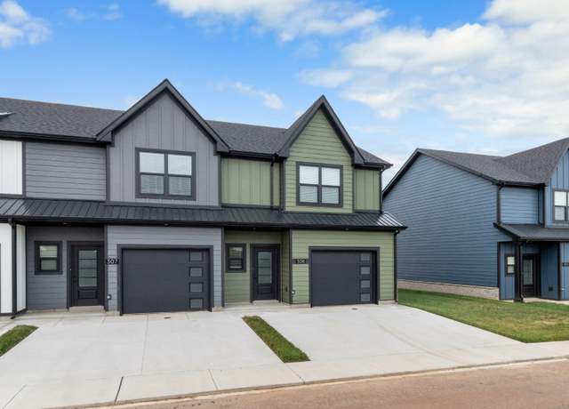 Property at 307 Jonathan Wade Cir, Clarksville, TN 37043, 2 beds, 2.5 baths