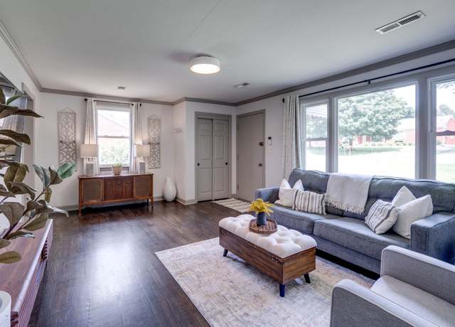 Property at 924 Potter Ln, Nashville, TN 37206, 3 beds, 2 baths