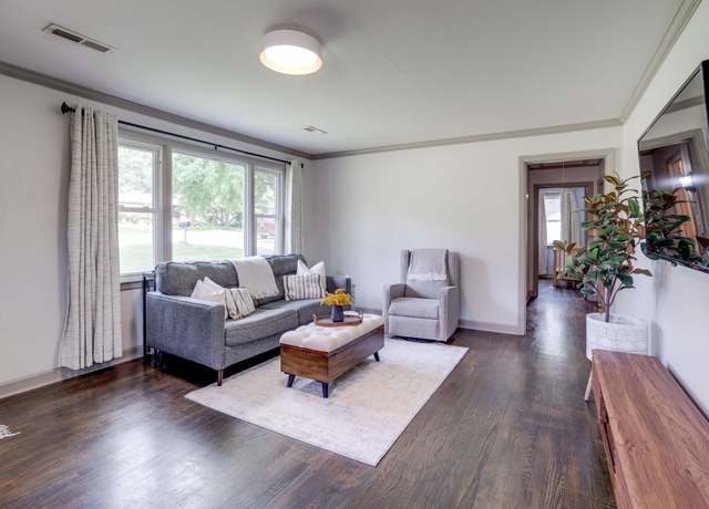 Property at 924 Potter Ln, Nashville, TN 37206, 3 beds, 2 baths