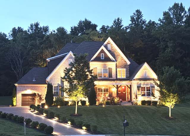 Property at 800 Singleton Ln, Brentwood, TN 37027, 4 beds, 4.5 baths