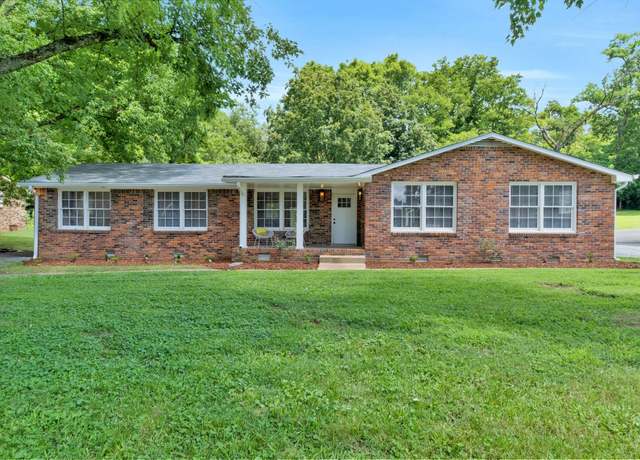 Property at 618 Harpeth Bend Dr, Nashville, TN 37221, 5 beds, 3 baths