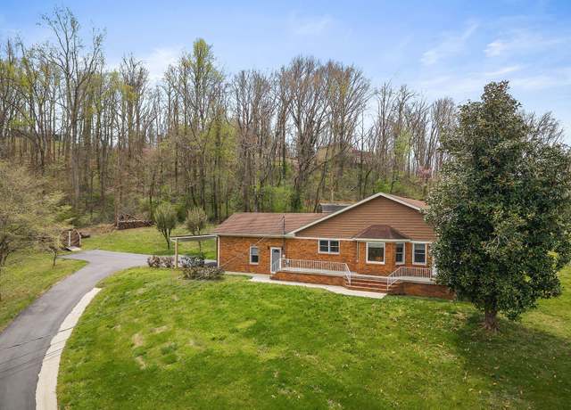 Property at 817 Peach Dr, Livingston, TN 38570, 3 beds, 2 baths