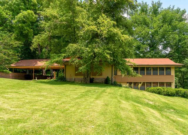 Property at 706 Washington Ave, Mount Pleasant, TN 38474, 5 beds, 3 baths