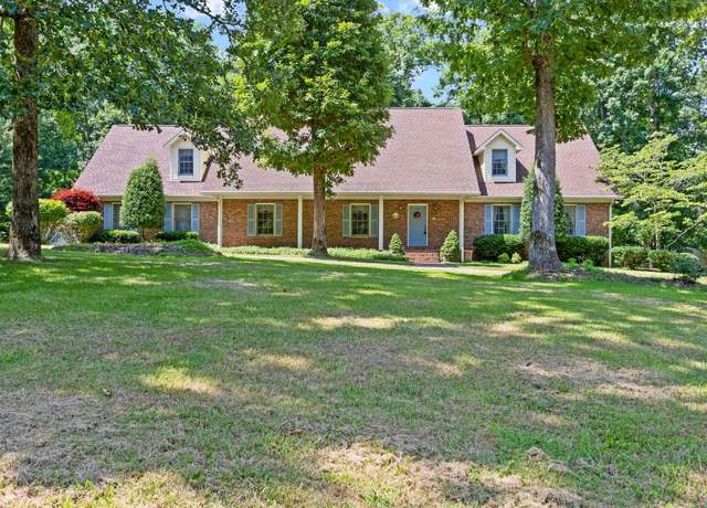 Property at 207 Airport Rd, Waverly, TN 37185, 4 beds, 3 baths