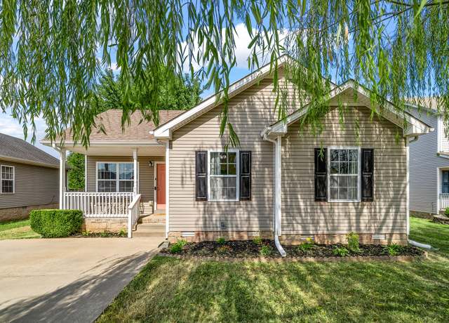 Property at 549 Oakmont Dr, Clarksville, TN 37042, 3 beds, 2 baths