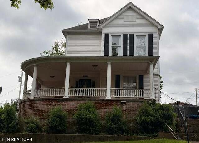 Property at 412 E 3rd Ave, Lenoir City, TN 37771, 3 beds, 3.5 baths