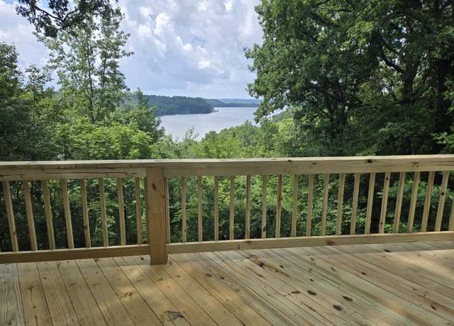 Property at 9828 Clydeton Rd, Waverly, TN 37185, 4 beds, 2 baths