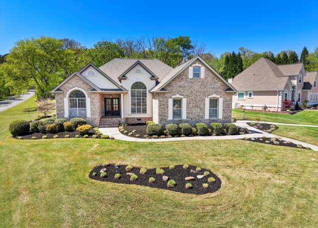 Property at 9401 Lazy Circles Dr, Ooltewah, TN 37363, 3 beds, 2.5 baths