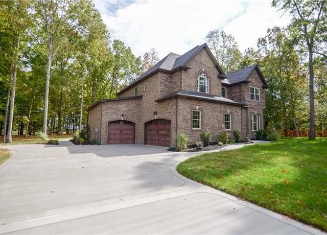 Property at 1789 Double R Blvd, Clarksville, TN 37042, 5 beds, 4 baths
