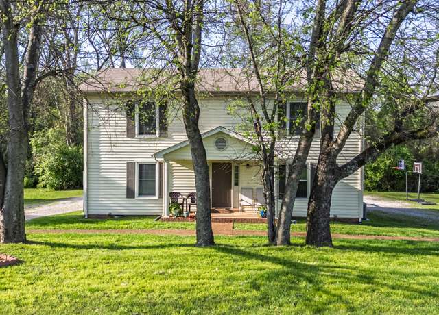 Property at 524 Woods Dr, Columbia, TN 38401, 4 beds, 2 baths