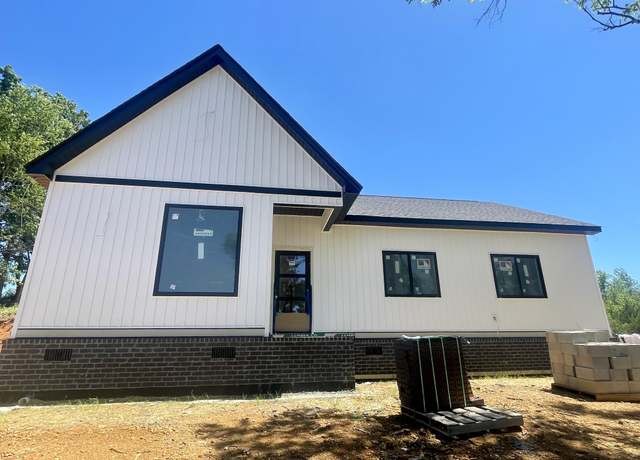 Property at 2131 Mooresville Hwy, Lewisburg, TN 37091, 3 beds, 2 baths