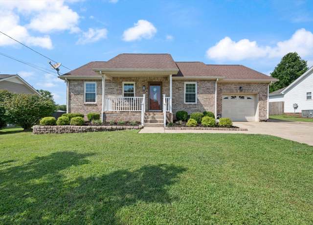 Property at 109 Cartwright Pkwy, Goodlettsville, TN 37072, 3 beds, 2 baths