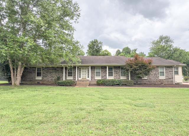 Property at 2128 Fox Hill Dr E, Murfreesboro, TN 37130, 4 beds, 3 baths