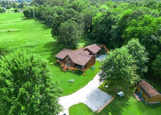 Property at 601 Castle St, Mcminnville, TN 37110, 3 beds, 2 baths
