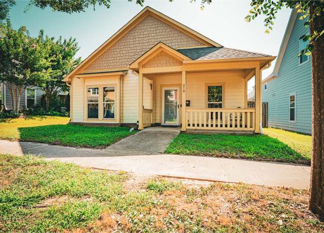 Property at 218 Wells St, Jackson, TN 38301, 3 beds, 2 baths