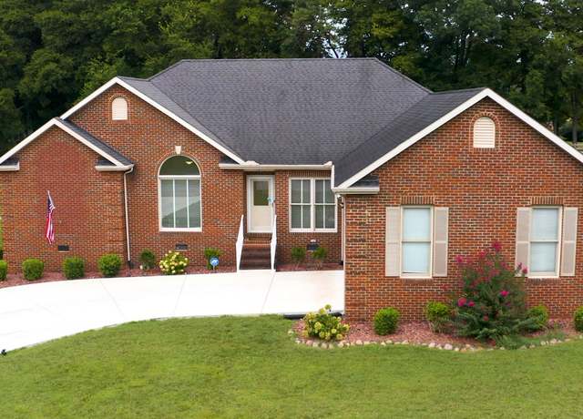 Property at 103 Laurelwood Dr, Shelbyville, TN 37160, 4 beds, 2 baths