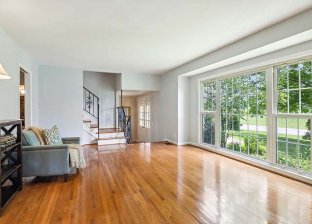 Property at 109 Jefferson Dr, Franklin, TN 37064, 4 beds, 2.5 baths