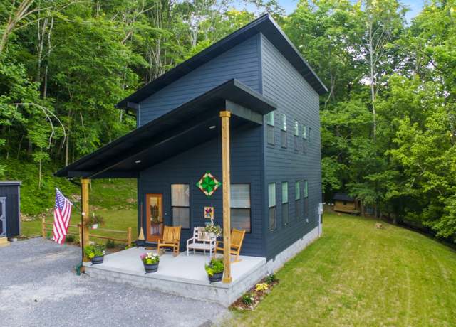 Property at 726 Morgan Ave, Woodbury, TN 37190, 3 beds, 2.5 baths