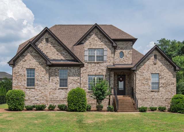 Property at 1073 Lillian Ln, Gallatin, TN 37066, 3 beds, 2.5 baths