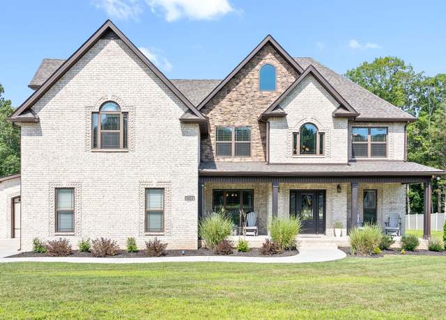 Property at 1211 Reda Dr, Clarksville, TN 37042, 3 beds, 3.5 baths