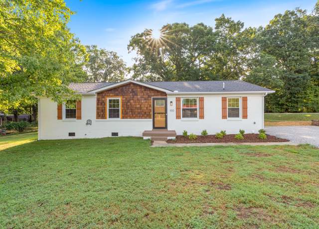 Property at 100 Short St, Dickson, TN 37055, 4 beds, 2 baths