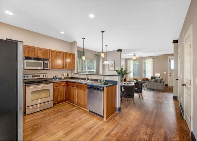 Property at 547 Swiss Ave, Nashville, TN 37211, 2 beds, 2.5 baths