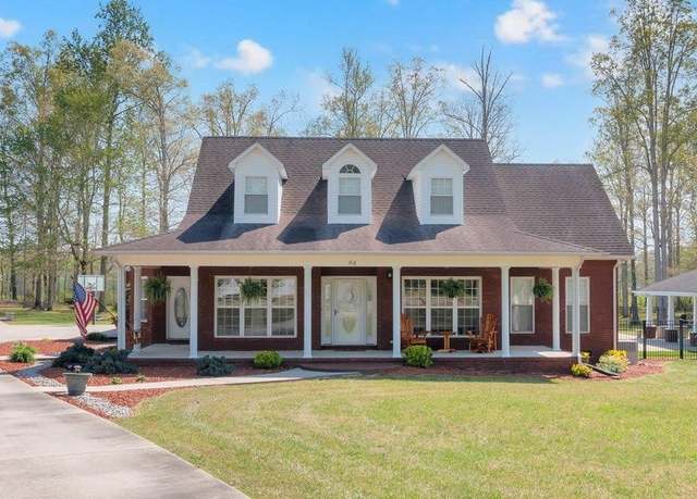 Property at 64 Robert E Lee Dr, Manchester, TN 37355, 3 beds, 2.5 baths