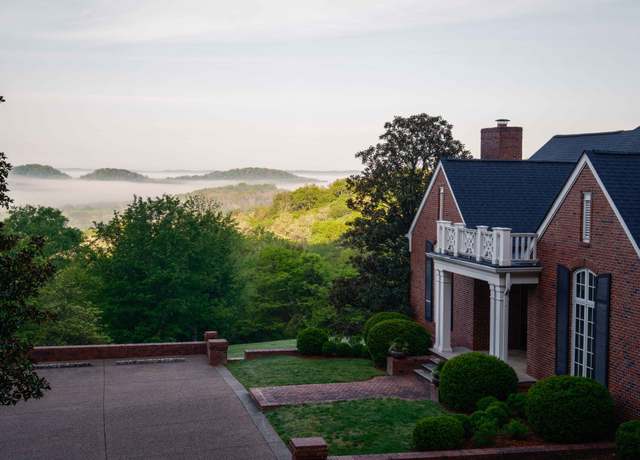 Property at 1222 Beech Hill Rd, Brentwood, TN 37027, 6 beds, 7.5 baths