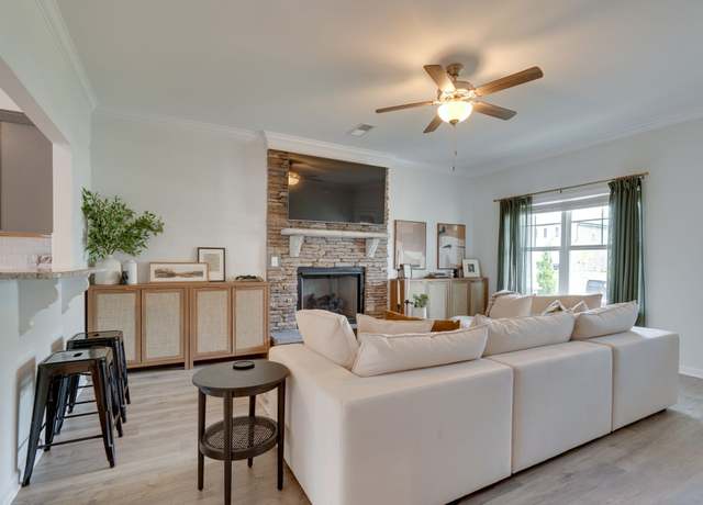 Property at 3229 Chatfield Dr, Murfreesboro, TN 37129, 3 beds, 2.5 baths