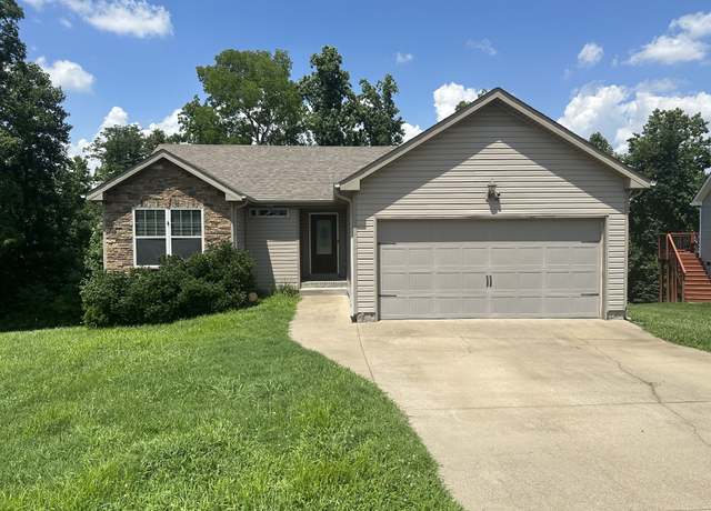 Property at 1823 Camelot Dr, Clarksville, TN 37040, 3 beds, 2 baths