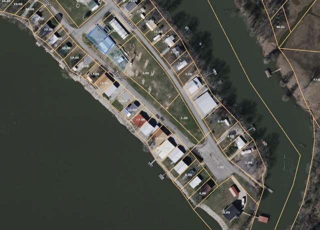 Property at 628 River Rd, Clifton, TN 38425