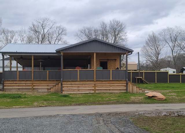 Property at 628 River Rd, Clifton, TN 38425