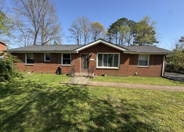 Property at 2511 Timberwood Dr, Clarksville, TN 37040, 3 beds, 1.5 baths