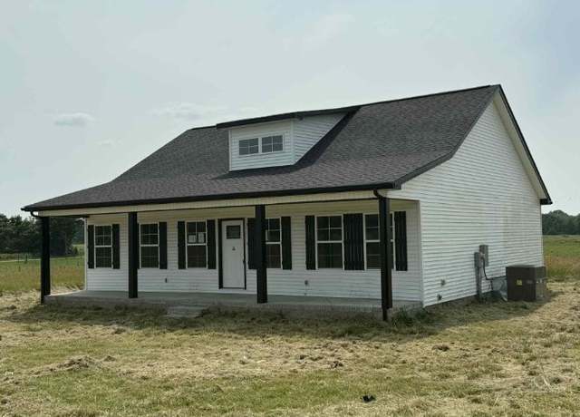 Property at 819 Law Rd, Lafayette, TN 37083, 3 beds, 2 baths