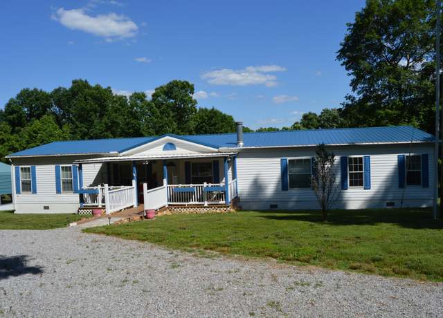 Property at 600 Phillips Ln, Stewart, TN 37175, 3 beds, 2 baths